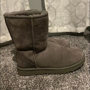 Uggs size 10 - gray